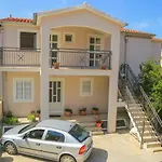 Apartment Ante